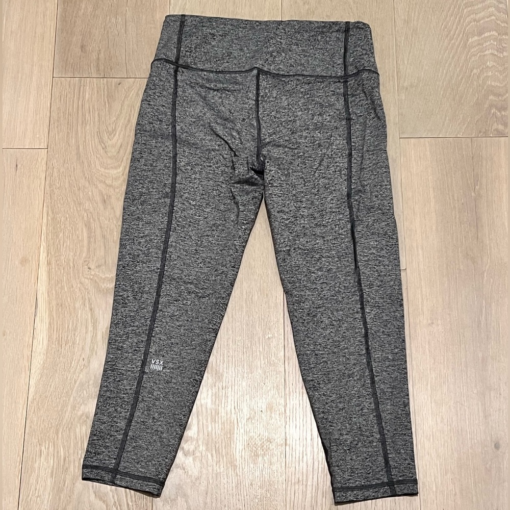 Women’s Victoria’s Secret Sports VSX “Knockout” Capri Size M Medium